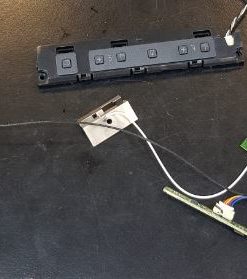 Fernseher Bedienteil Philips	KEPFDAA1	 996590004882	X18326880-T2 / 8WUSN24T.2A1G	25814000015 / 705TQDSYN01001 / 715G5766-R01-000-004S		50PFL5028K/12 / FZ1A1408028153 / S TPM10.1E LA          (Gbr)    PositionNummer:SB31-071