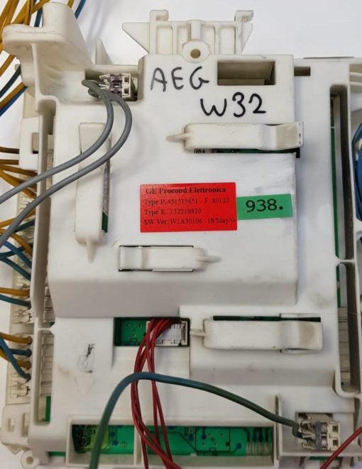 WASCHMASCHINE ELEKTRONIK	AEG	913203161/01 146550601-000 132191281-002 01/06/2004-08:45:38-PC1-REV3		W1A30106	P.451515651 80122 E.132219820 (Gbr) PositionNummer:W32-938