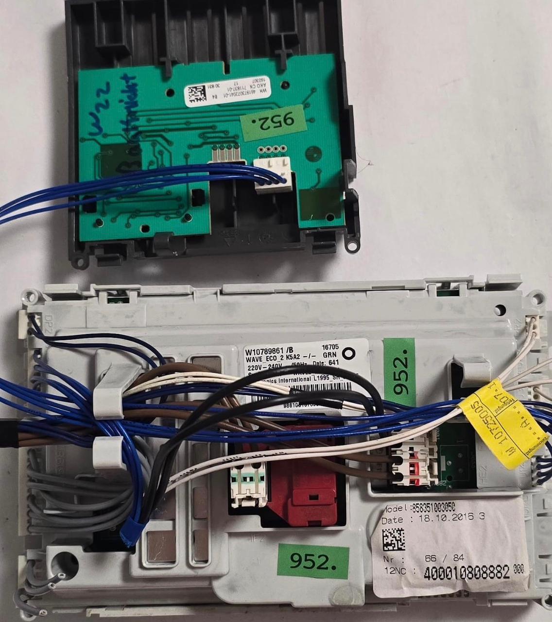 WASCHMASCHINE ELEKTRONIK BAUKNECHT W10789861/B 858351003050 16705 WAVE_EC0_2 K5A2 WAVE2_K1_08_01 L1995_SR_02_06 400010808882 000 98610B16705641, WH 461973072041-01 E4 AKO CN 711837-01 160307 17 30 831 (Gbr) Position Nummer: W22-952